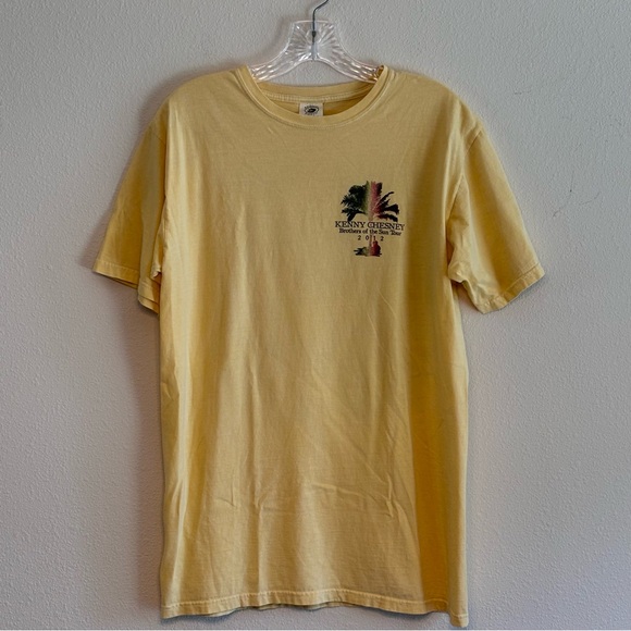 EUC 2012 Kenny Chesney Brother of the Sun Tour Yellow Graphic SS T-Shirt SZ- M - Picture 2 of 10